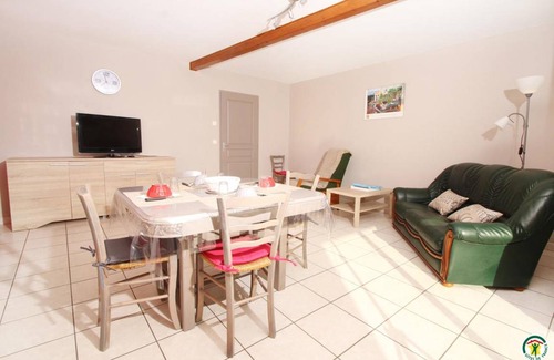Eymeux House | 70 m² Gîte ∙ 2 bedrooms ∙ 4 guests