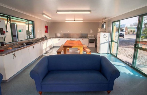 Ashburton Hotel | 70 m² Motel ∙ 2 bedrooms ∙ 9 guests