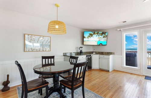 South Nags Head House | 7041 Toes in the Sand * Oceanfront * Dog Friendly