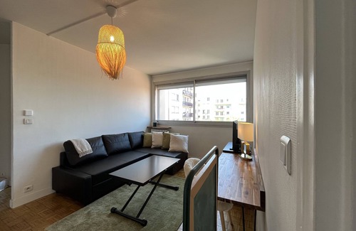 Montrouge Apartment | 70m du Métro M4 Barbara, 2P Chic et Calme - 4 Personnes Maximum