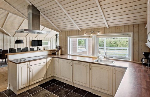 Bog By House | 7323 Bogø - Vindrosen 23