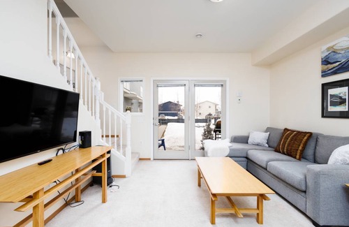 Downtown Anchorage Condo | 74 m² Condo ∙ 2 bedrooms ∙ 4 guests