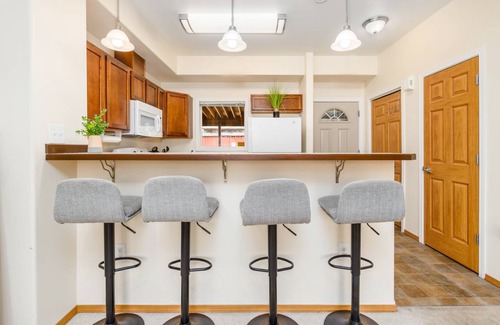 Downtown Anchorage Condo | 74 m² Condo ∙ 2 bedrooms ∙ 4 guests