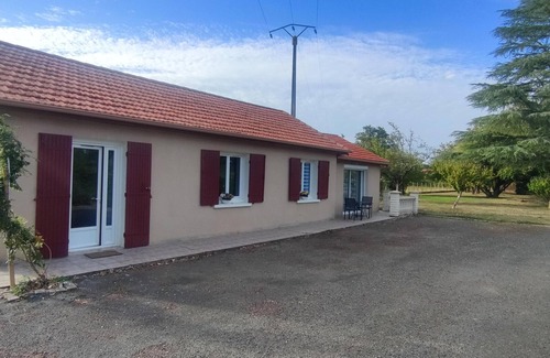 Prigonrieux Villa | 75 m² detached house with heated swimming pool and tennis court