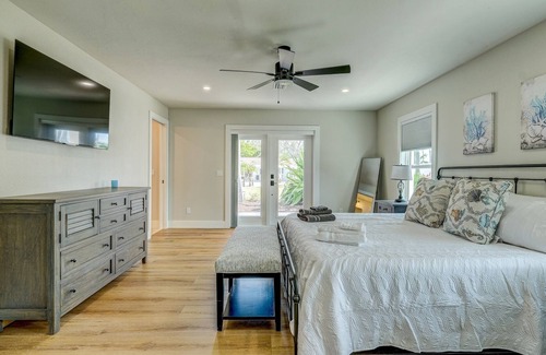 Palma Sola House | 75 Palms! 8 Bedroom Home by RedAwning