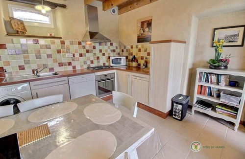 Langoat House | 79 m² Gîte ∙ 3 bedrooms ∙ 6 guests