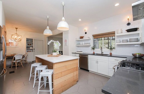 Austin House | 7BR Hill Country Oasis - Pool, Hot Tub & Games for Your Ultimate Getaway