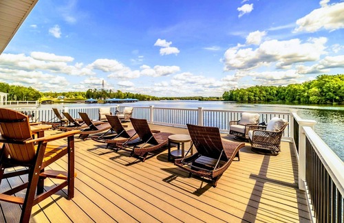 Mineral House | 7BR Private Paradise 2 Story Dock, Beach, Hot Tub