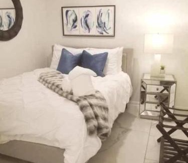 Seabrook Hotel | 7BR- SLEEPS 15! Celebrity Villa! Great Rates!!