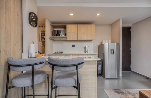 El Tesoro Apartment | 7th floor modern apartment close to parque lleras