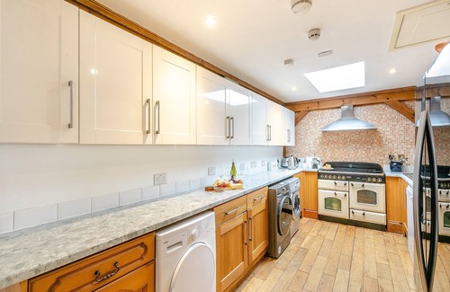 Hardwicke Cottage | 8 bedroom accommodation in Gloucester