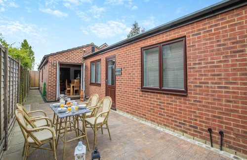 Hardwicke Cottage | 8 bedroom accommodation in Gloucester