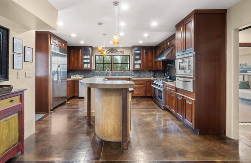 North Scottsdale House | 8 Bedroom | Game Room | Gym | Spa | Heated Pool