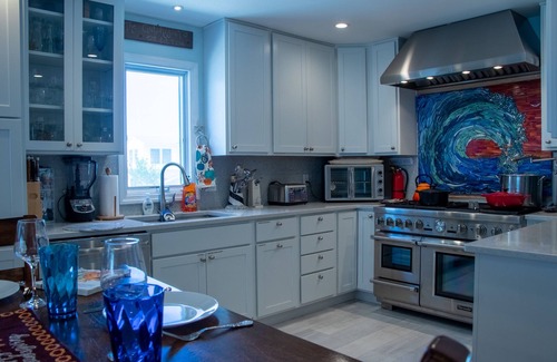 North Beach Haven House | 8+ Bedroom Home 3rd off Beach with Ocean & Bay View HotTub +