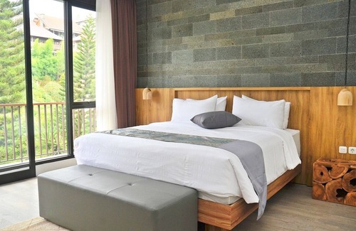 Bandung Villa | 8 BR Mountain View Villa private pool 1