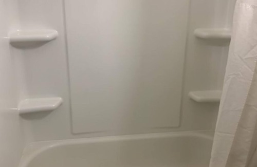 Americus Hotel | 8 Inn