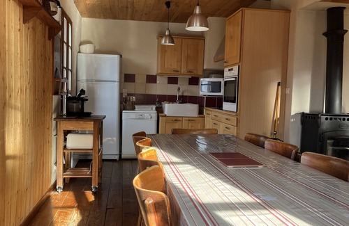 Baren Cottage | 8 kilometers from Luchon - Gîte De La Prade 10 people, 3 Epis with swimming pool