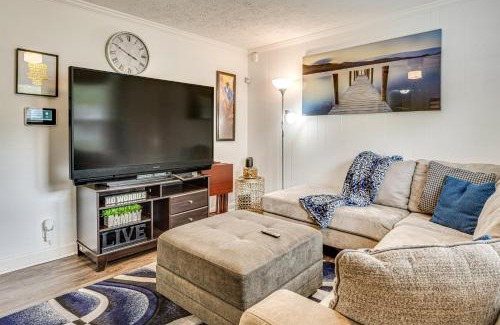 Indianapolis House | 8 Mi to Dtwn Indianapolis Family Home with Yard!