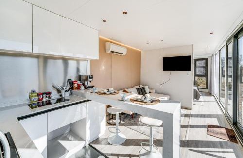 Valley View Apartment | 8 Mi to Lake Access Futuristic Capsule Hideaway!