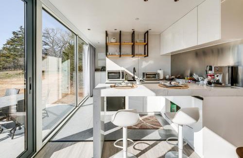 Valley View Apartment | 8 Mi to Lake Access Futuristic Capsule Hideaway!