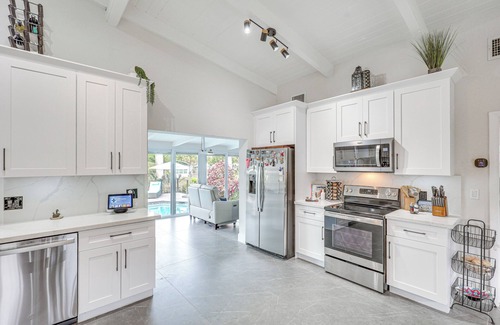 Lauderdale Isles House | 8 Mi to Las Olas Beach: Canal-Front Oasis w/Pool!