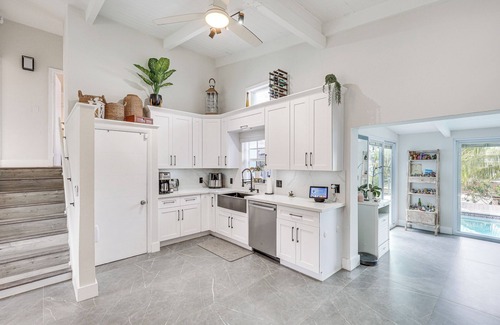 Lauderdale Isles House | 8 Mi to Las Olas Beach: Canal-Front Oasis w/Pool!