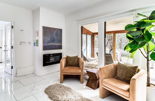 Mount Pocono House | 8 Mi to Slopes Family Escape with Hot Tub in Cresco