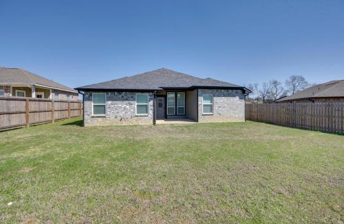 Lindale House | 8 Mi to State Park Home with Fenced Yard in Lindale