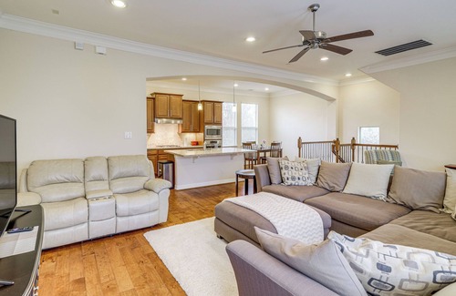 Briarforest House | 8 Mi to the Galleria: Home w/Balcony + Yard