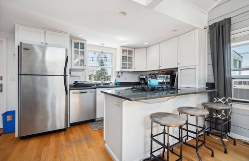 Newburyport House | 8 Min Walk to Basin | Screened Porch | Plum Puddin