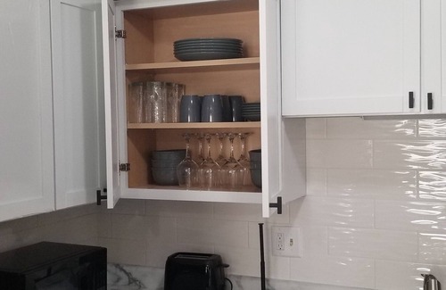West Lawn Apartment | 8 Minutes from Midway Airport!