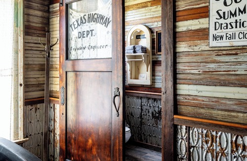 La Grange Cottage | 8 Minutes from Round Top! Your Silo-Bration DestinationnCOOP-A-Cabana Silo #3