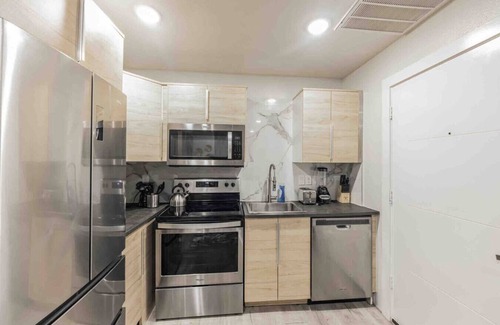 Old East Dallas Apartment | 8 minutes to DT | 1/1 w/Parking (204)