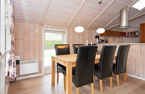 Pøt Strandby House | 8 person holiday home in Juelsminde-By Traum