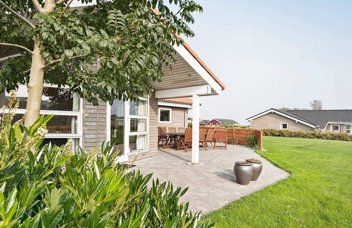 Grønninghoved Strand House | 8 person holiday home in Sjølund-By Traum