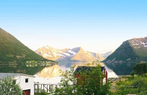 Sifjord House | 8 person holiday home in Kaldfarnes