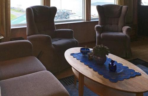 Sifjord House | 8 person holiday home in Kaldfarnes