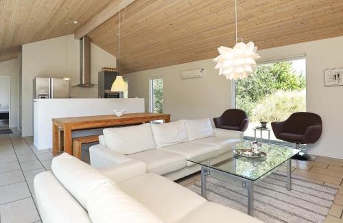 Aalbaek House | 8 person holiday home in Ålbæk-By Traum