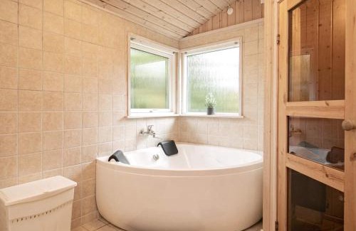 Aalbaek House | 8 person holiday home in Ålbæk