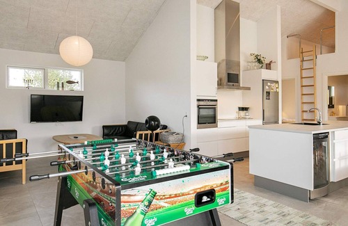 Bratten Strand House | 8 person holiday home in Jerup