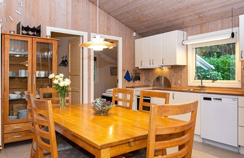 Jegum House | 8 person holiday home in Oksbøl