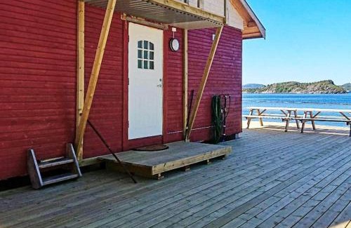 Afjord House | 8 person holiday home in Revsnes
