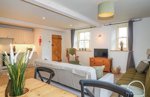 Bowerchalke House | 8 ROOKHAYE, pet friendly, character holiday cottage in Salisbury
