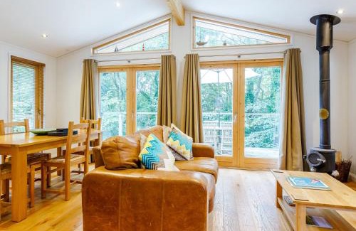 Looe House | 8 Streamside