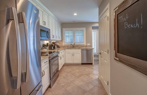 Beach Lagoon Condo | 8 Turtle Lane Club - Few Steps to the pool & beach!