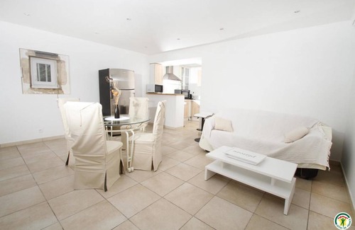Pierrelatte House | 80 m² Gîte ∙ 2 bedrooms ∙ 4 guests