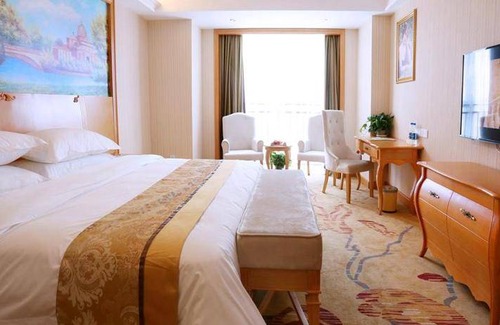 Fushan Hotel | 80 m² Hotel ∙ 4 guests