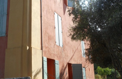 Grand Sud House | 80 m2 in a quiet, cool location, with double rooms, terrace and olive grove.