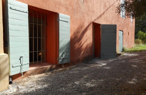 Grand Sud House | 80 m2 in a quiet, cool location, with double rooms, terrace and olive grove.