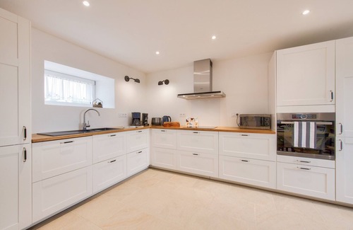 Kerlouet Ski Chalet | 800 m from the beach, house for 6 with garden